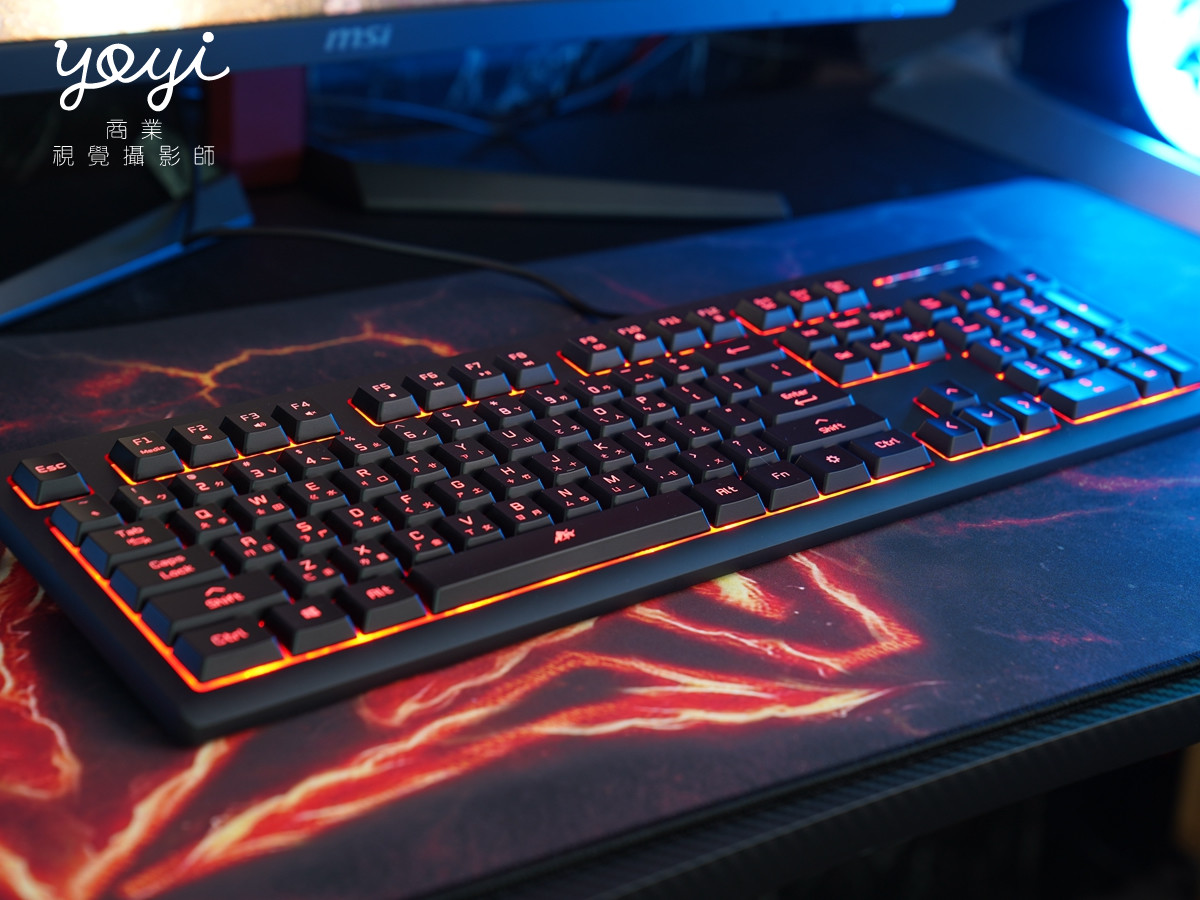 電競椅攝影｜紅黑配色機能電競椅賽博龐克光影攝影家具商品攝影 31