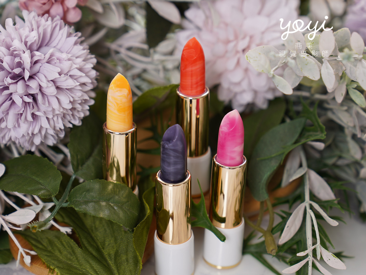 口紅攝影｜多色繽紛口紅與浪漫花卉佈置美感攝影 39