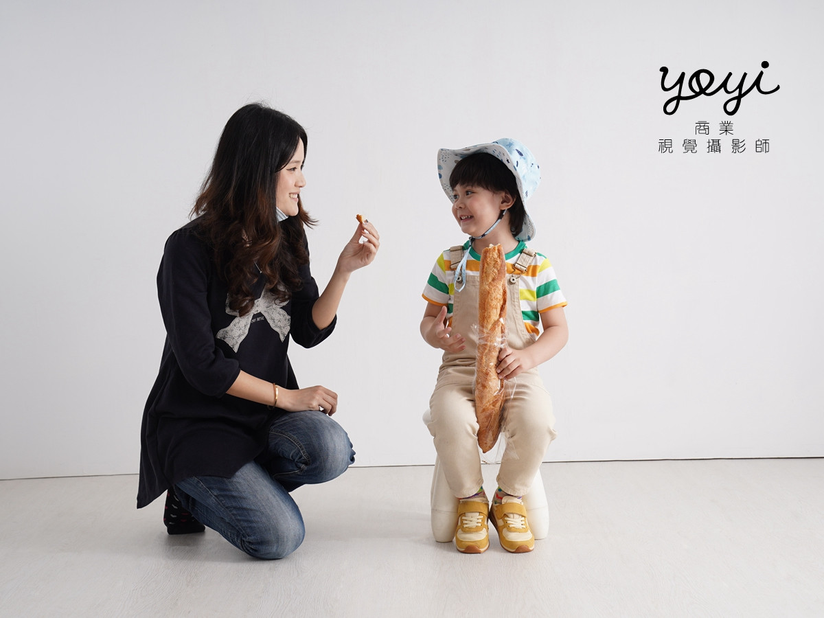 兒童用品攝影｜兒童草帽與編織包包小模特兒實穿情境攝影 1