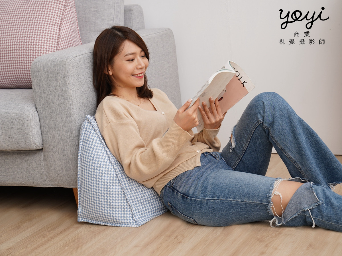 靠枕商品攝影｜居家生活感灰色機能靠枕與抱枕情境攝影 33