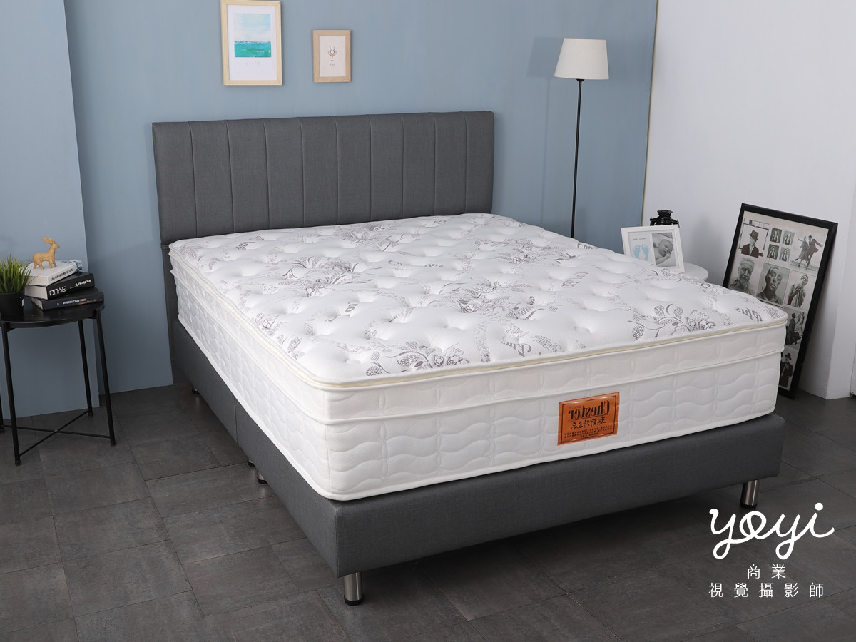 床墊商品攝影｜現代風灰色布質床架與機能床墊居家情境攝影 23