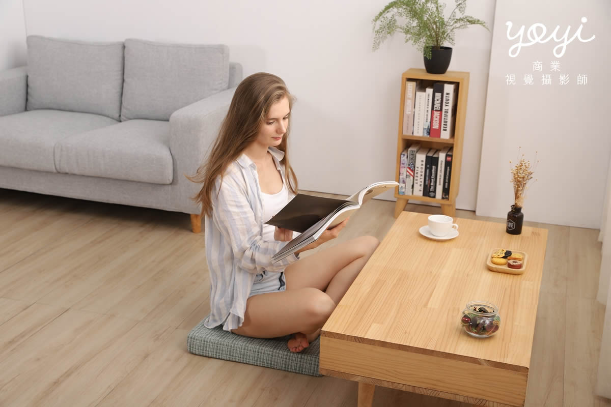 靠枕商品攝影｜舒適機能靠枕與模特兒放鬆居家情境攝影 15