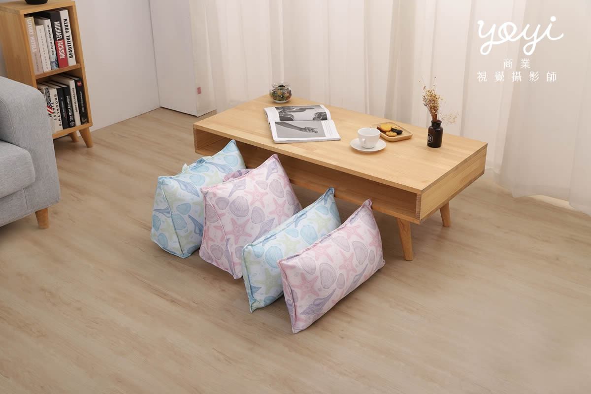 靠枕商品攝影｜舒適機能靠枕與模特兒放鬆居家情境攝影 29
