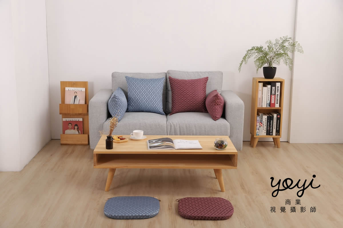 靠枕商品攝影｜舒適機能靠枕與模特兒放鬆居家情境攝影 43