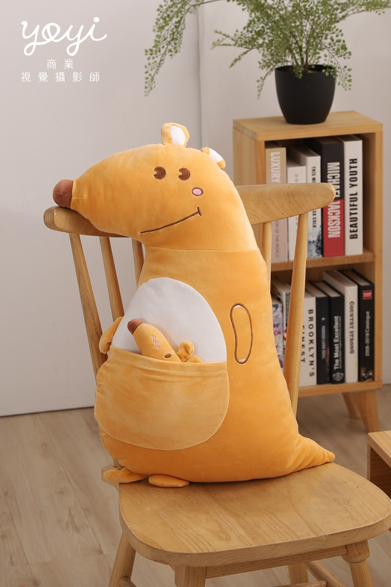 靠枕商品攝影｜舒適機能靠枕與模特兒放鬆居家情境攝影 123