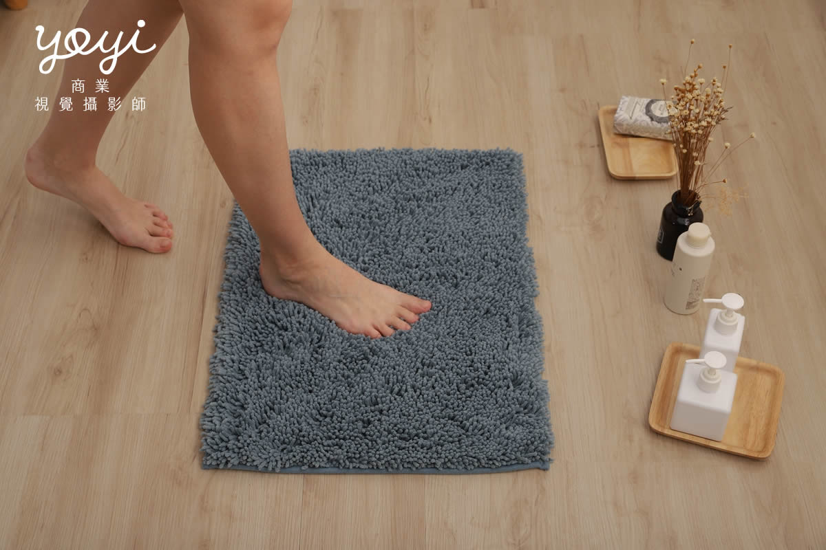 靠枕商品攝影｜舒適機能靠枕與模特兒放鬆居家情境攝影 143