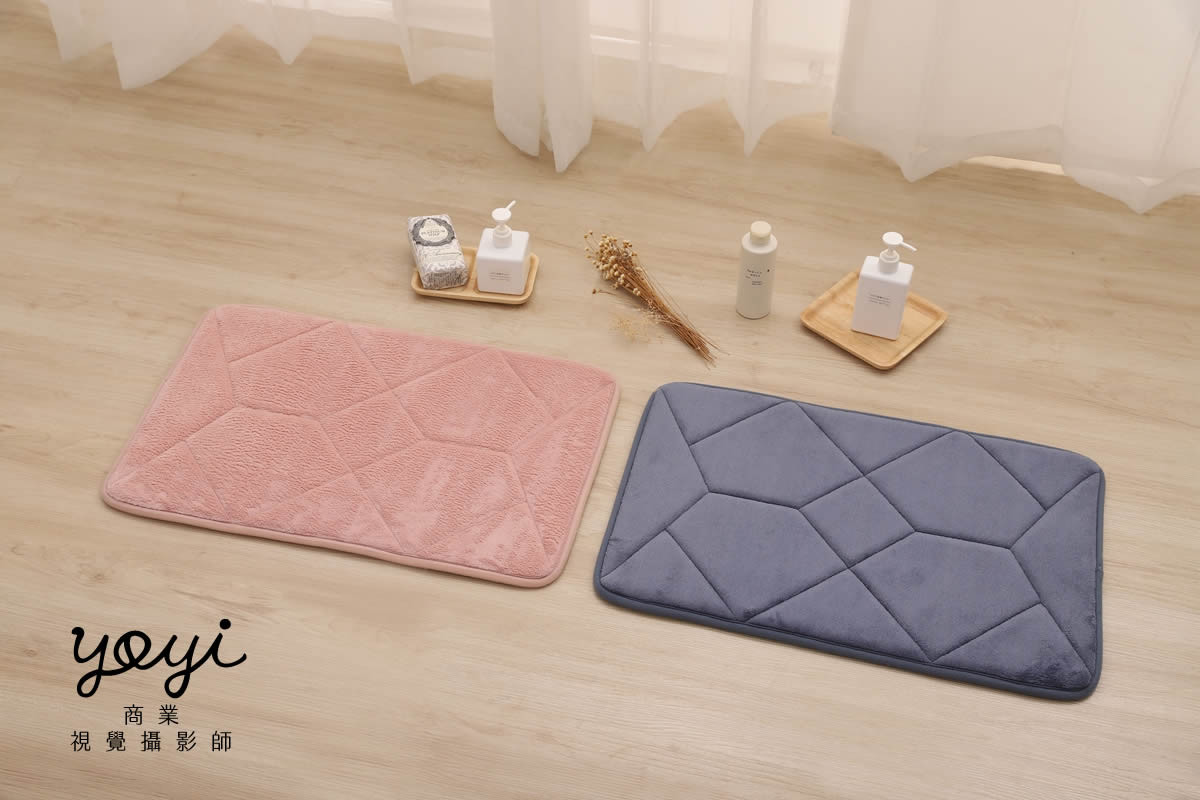 靠枕商品攝影｜舒適機能靠枕與模特兒放鬆居家情境攝影 171