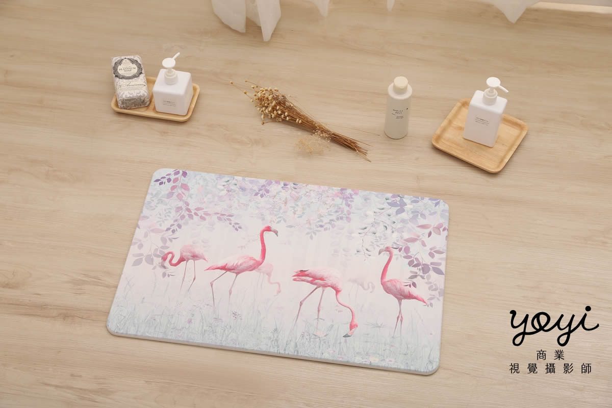 靠枕商品攝影｜舒適機能靠枕與模特兒放鬆居家情境攝影 185