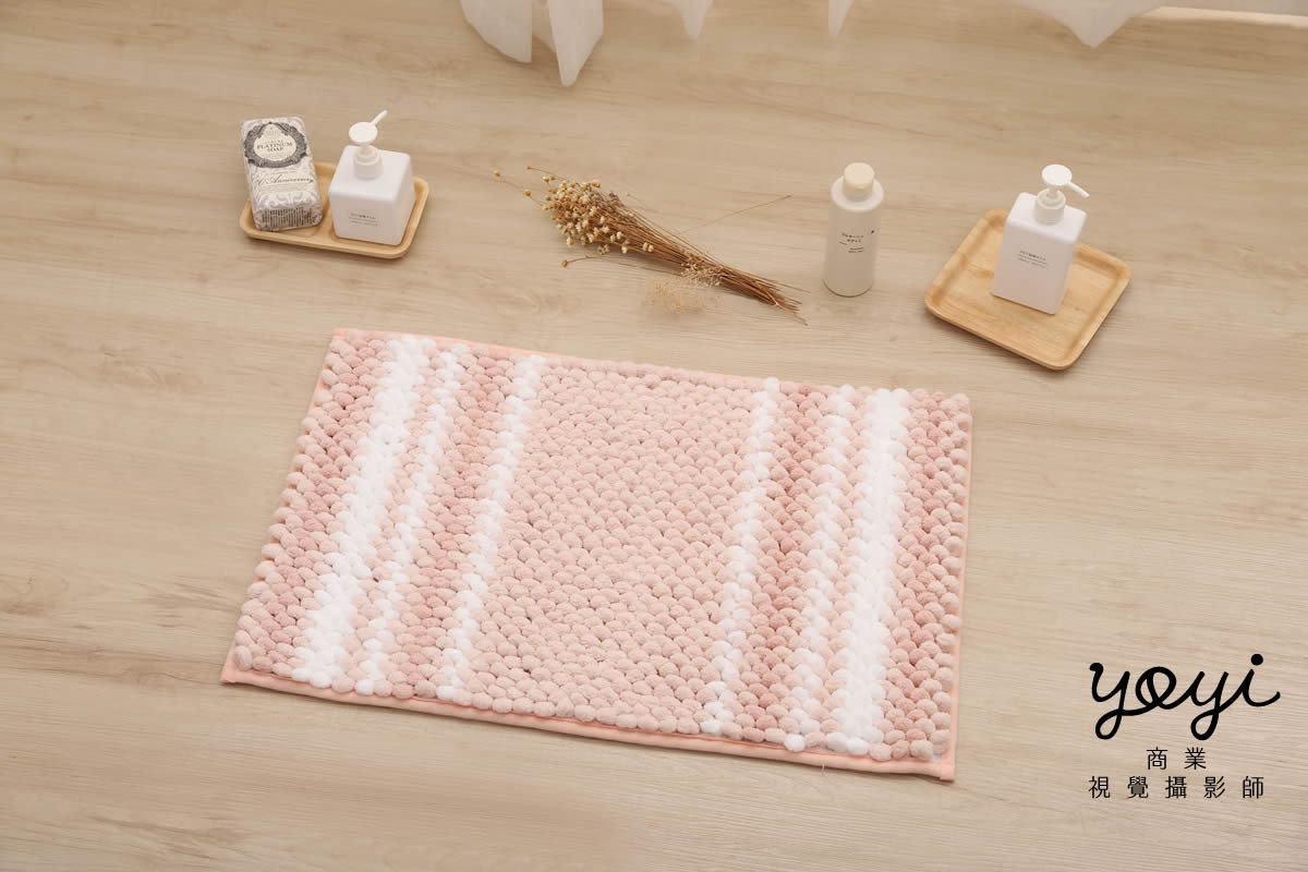 靠枕商品攝影｜舒適機能靠枕與模特兒放鬆居家情境攝影 191