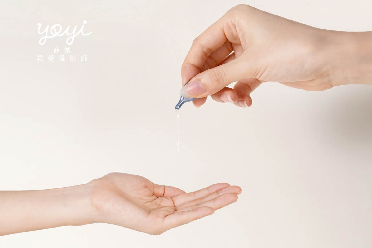 手工香皂攝影｜純白極簡保濕精華與石紋底座美感特寫攝影 35