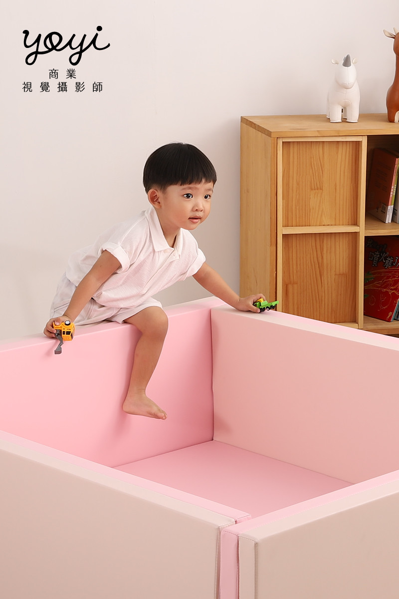 兒童用品攝影｜粉色安全護欄與幼兒居家生活情境攝影 19
