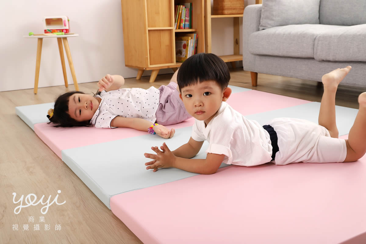 兒童用品攝影｜粉色安全護欄與幼兒居家生活情境攝影 21