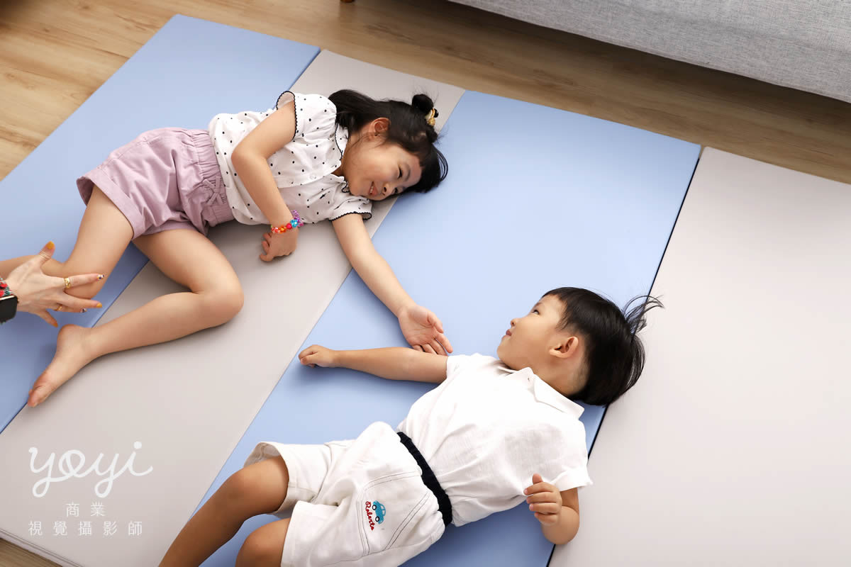 兒童用品攝影｜粉色安全護欄與幼兒居家生活情境攝影 25