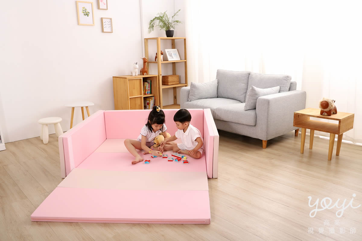 兒童用品攝影｜粉色安全護欄與幼兒居家生活情境攝影 53