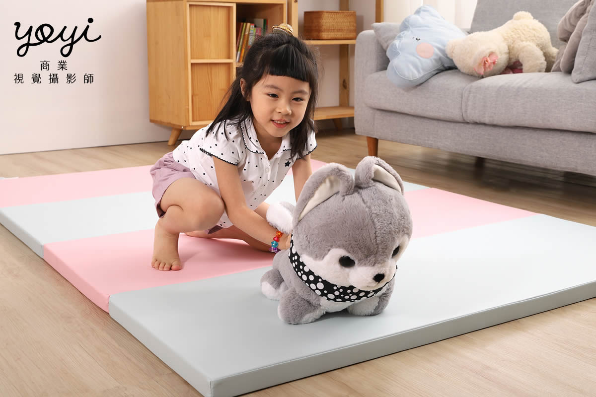 兒童用品攝影｜粉色安全護欄與幼兒居家生活情境攝影 67