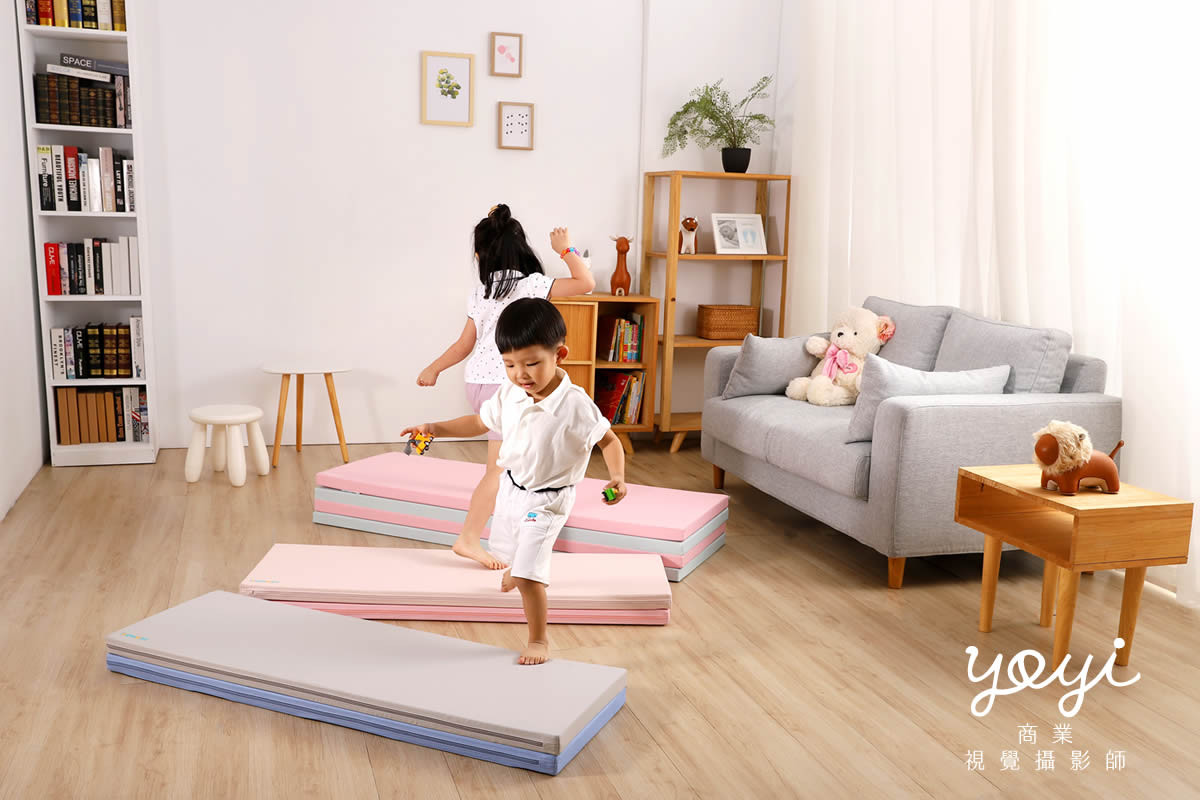 兒童用品攝影｜粉色安全護欄與幼兒居家生活情境攝影 71
