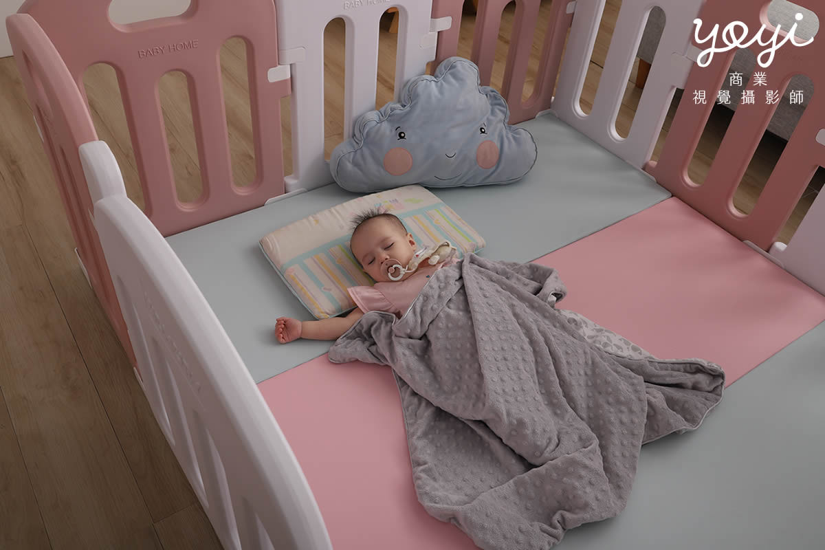兒童用品攝影｜粉色安全護欄與幼兒居家生活情境攝影 93