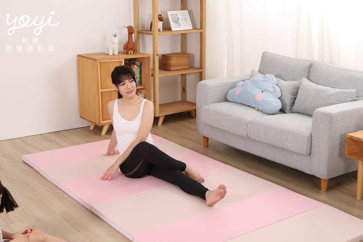 兒童用品攝影｜粉色安全護欄與幼兒居家生活情境攝影 125