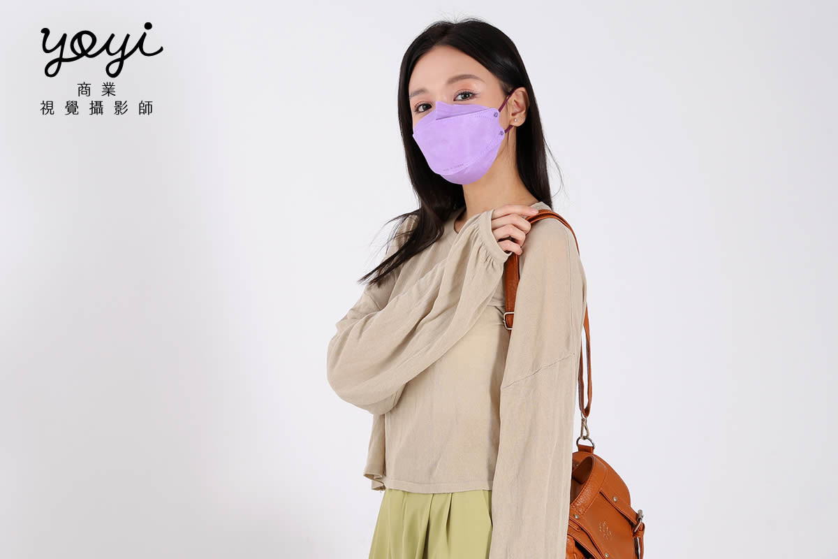 防疫用品攝影｜粉嫩色系機能口罩模特兒配戴與生活感攝影 23