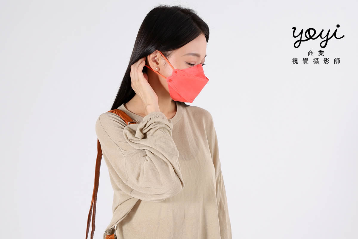 防疫用品攝影｜粉嫩色系機能口罩模特兒配戴與生活感攝影 25