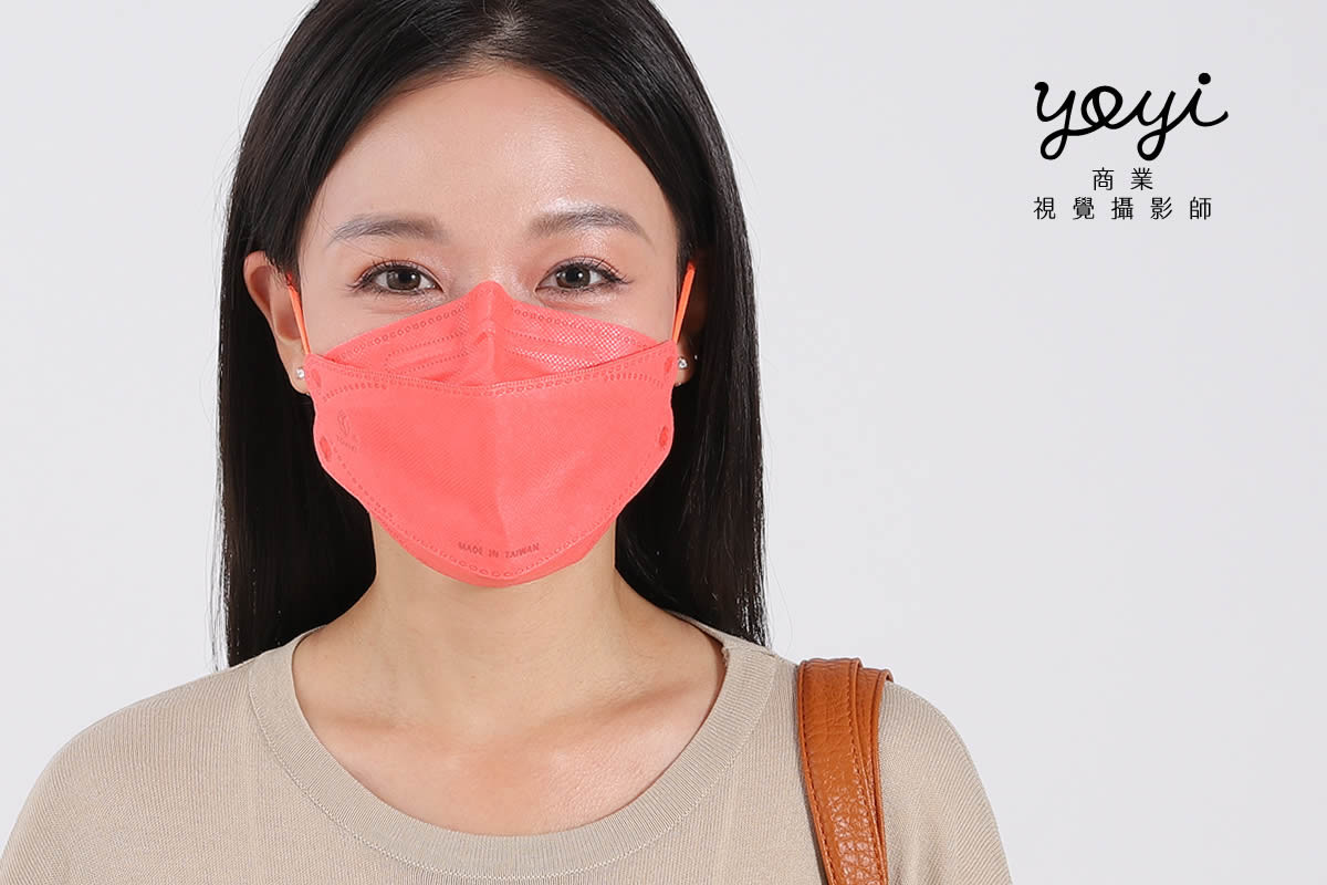 防疫用品攝影｜粉嫩色系機能口罩模特兒配戴與生活感攝影 31