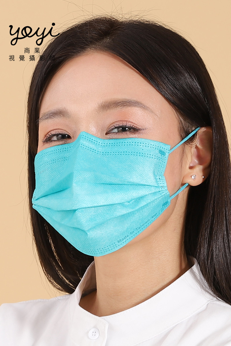 防疫用品攝影｜粉嫩色系機能口罩模特兒配戴與生活感攝影 45