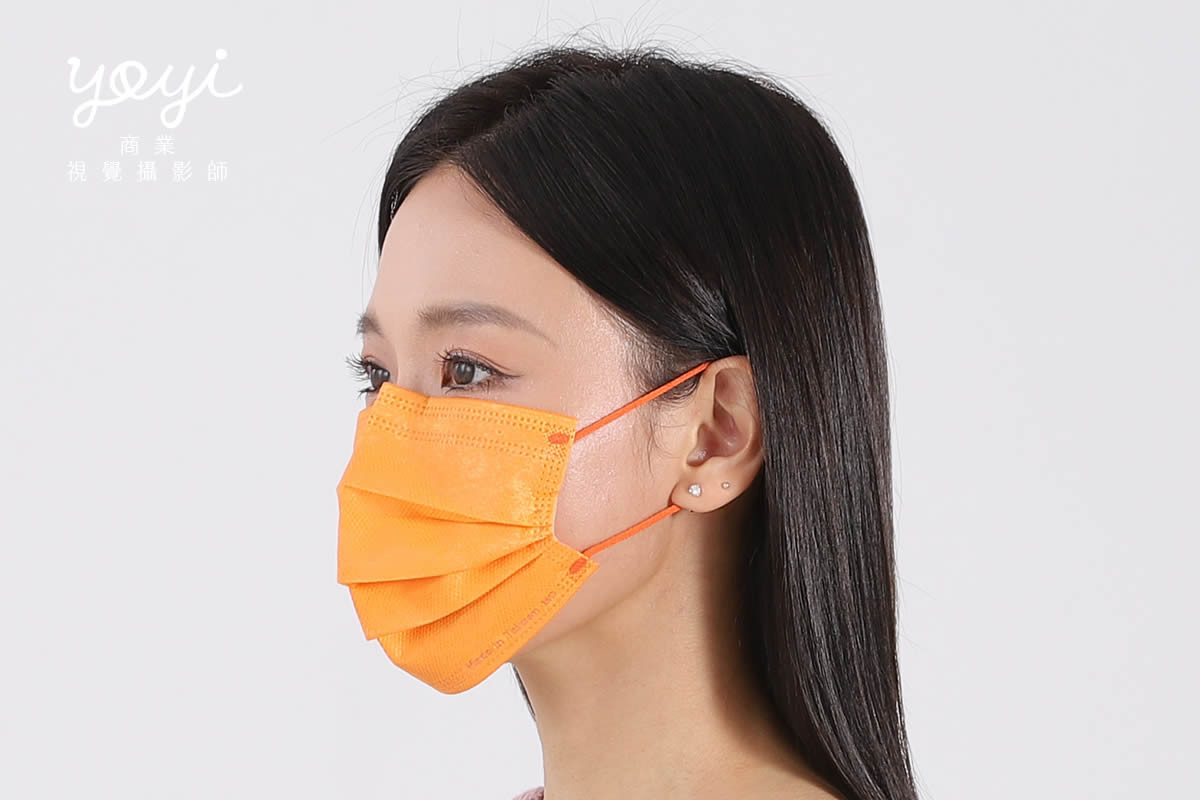 防疫用品攝影｜粉嫩色系機能口罩模特兒配戴與生活感攝影 75