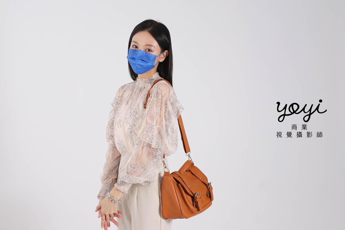 防疫用品攝影｜粉嫩色系機能口罩模特兒配戴與生活感攝影 83