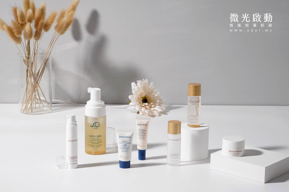 美妝保養品攝影｜純白噴霧保養品與保濕精華專業視覺攝影 1