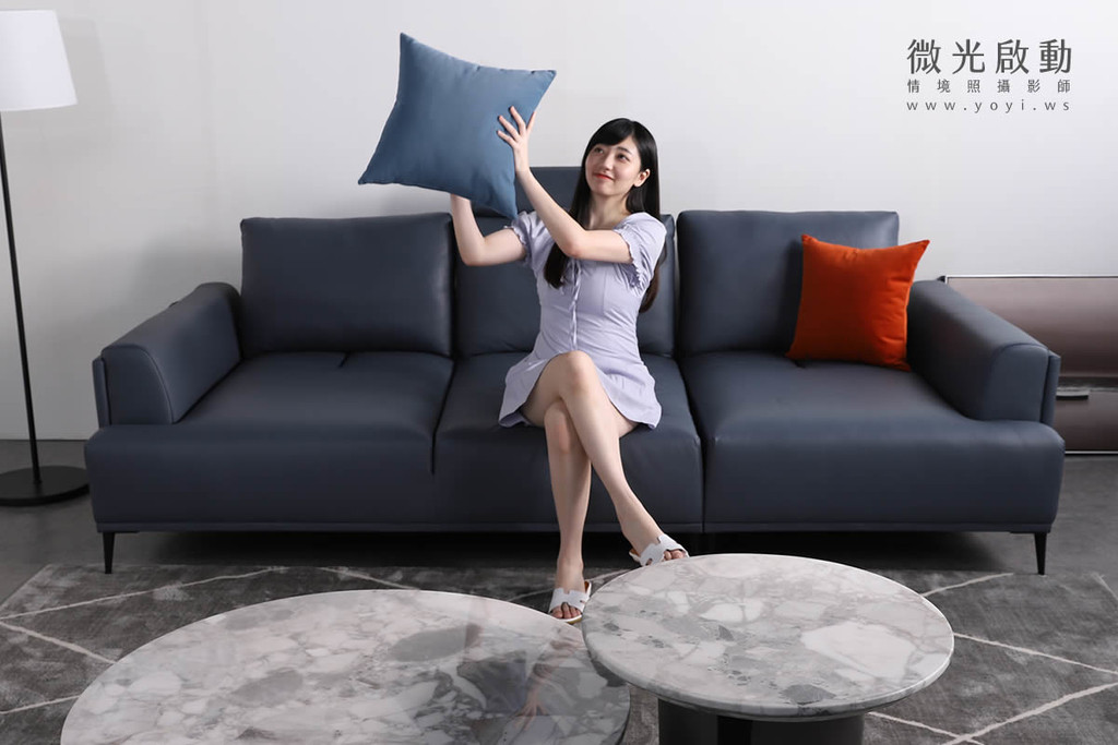沙發商品攝影｜簡約風布沙發模特兒居家情境攝影 23