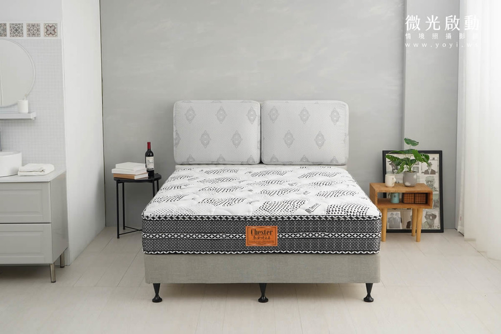 床墊商品攝影｜高質感灰色軟包床頭與機能床墊情境攝影 1