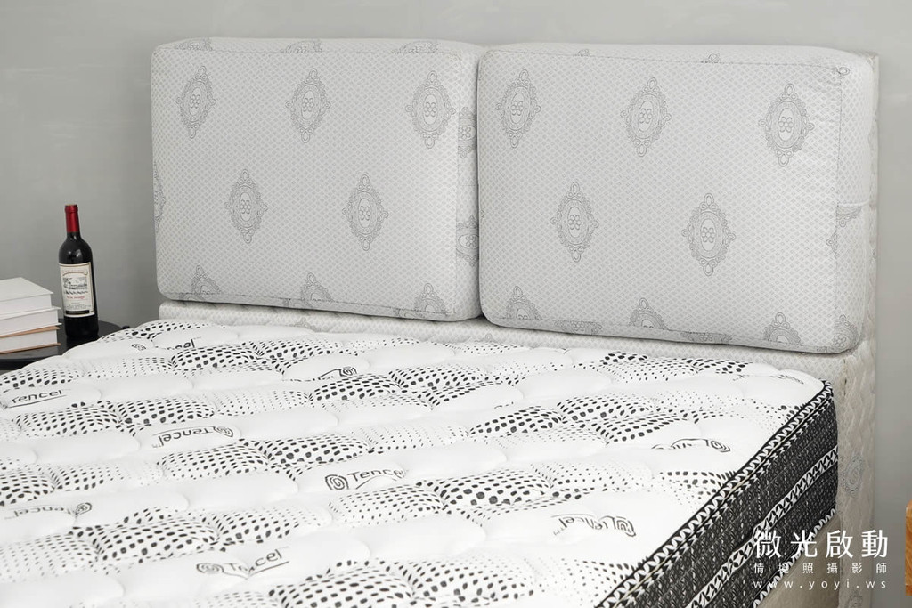 床墊商品攝影｜高質感灰色軟包床頭與機能床墊情境攝影 7