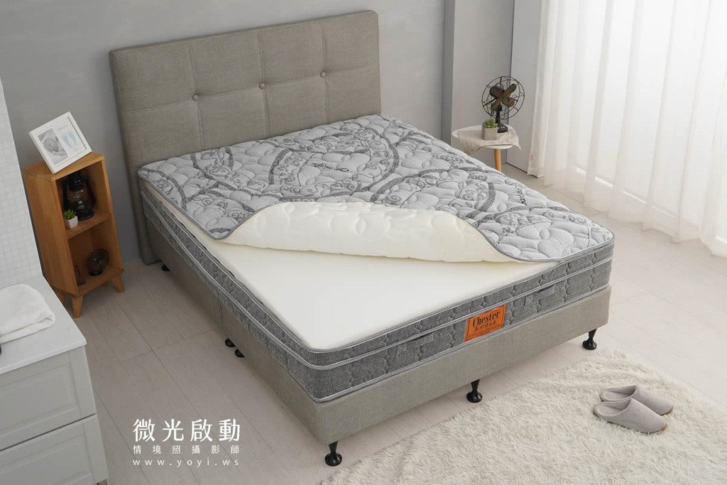 床墊商品攝影｜高質感灰色軟包床頭與機能床墊情境攝影 35