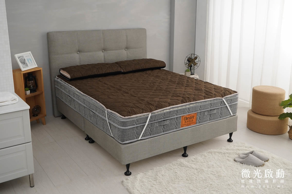 床墊商品攝影｜高質感灰色軟包床頭與機能床墊情境攝影 39