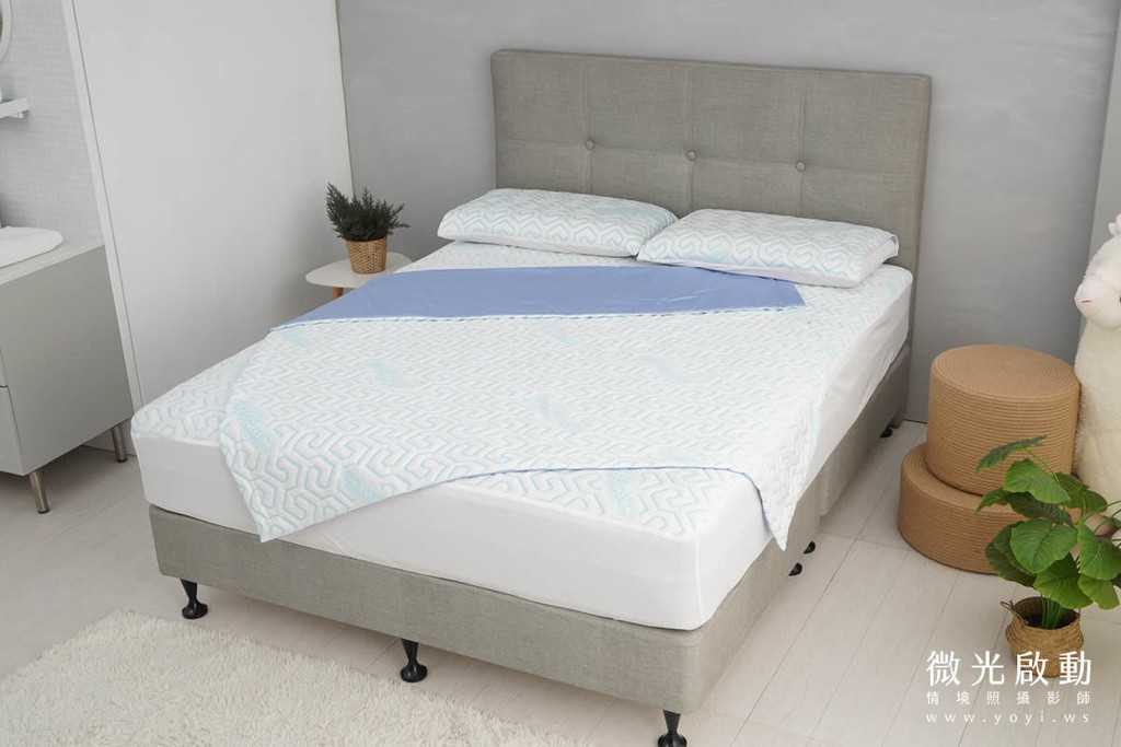 床墊商品攝影｜高質感灰色軟包床頭與機能床墊情境攝影 55