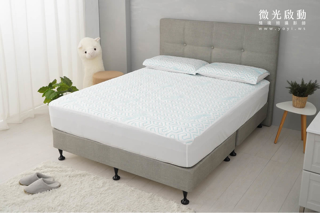 床墊商品攝影｜高質感灰色軟包床頭與機能床墊情境攝影 65