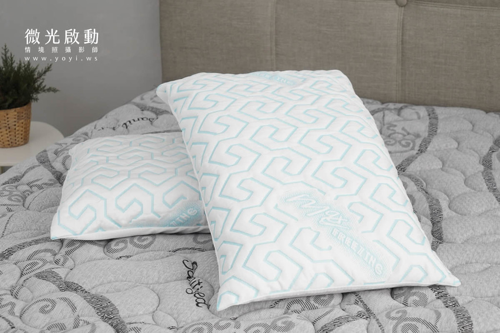 床墊商品攝影｜高質感灰色軟包床頭與機能床墊情境攝影 77