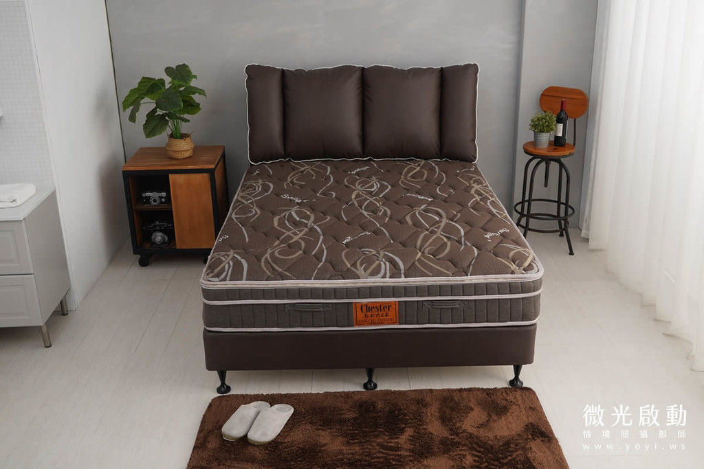 床墊商品攝影｜高質感灰色軟包床頭與機能床墊情境攝影 93