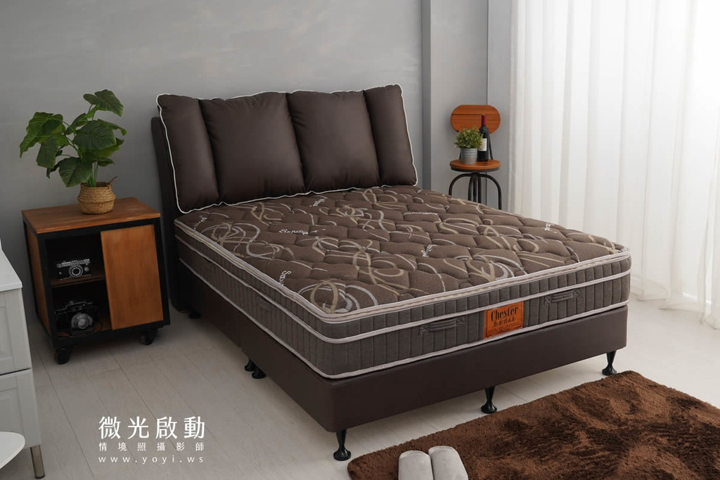 床墊商品攝影｜高質感灰色軟包床頭與機能床墊情境攝影 95