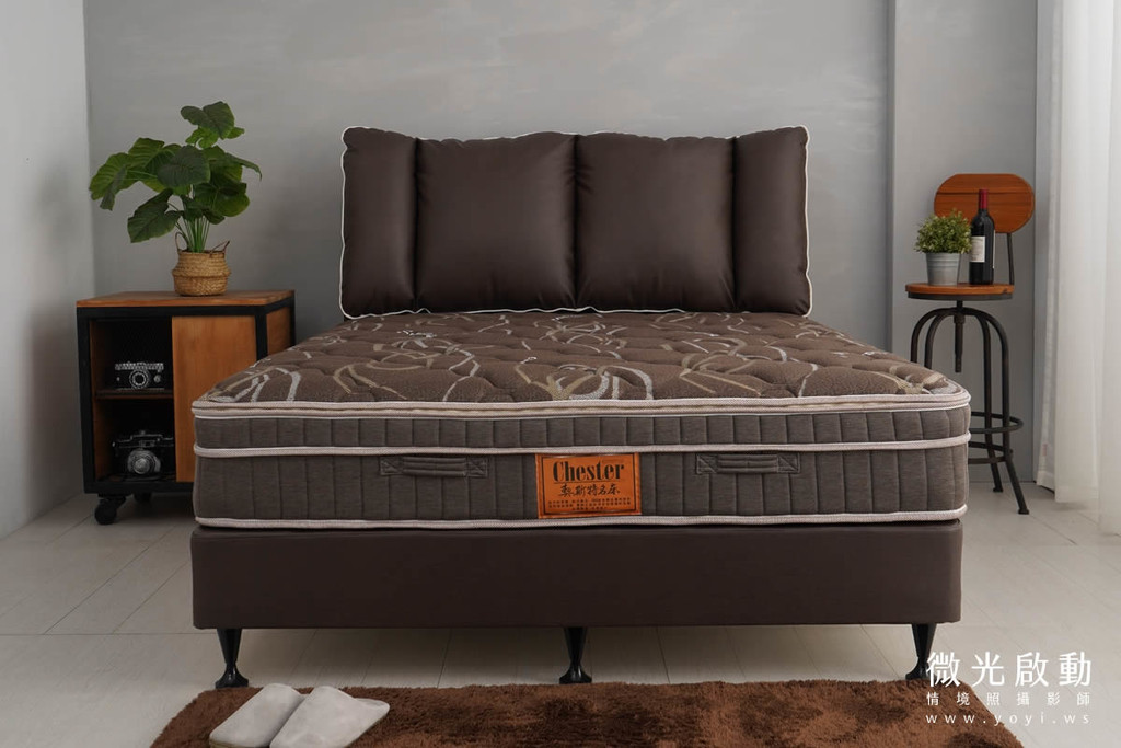 床墊商品攝影｜高質感灰色軟包床頭與機能床墊情境攝影 97