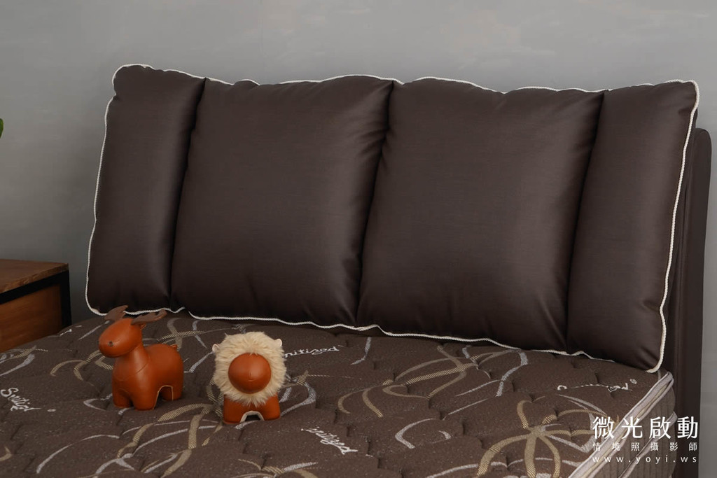 床墊商品攝影｜高質感灰色軟包床頭與機能床墊情境攝影 103