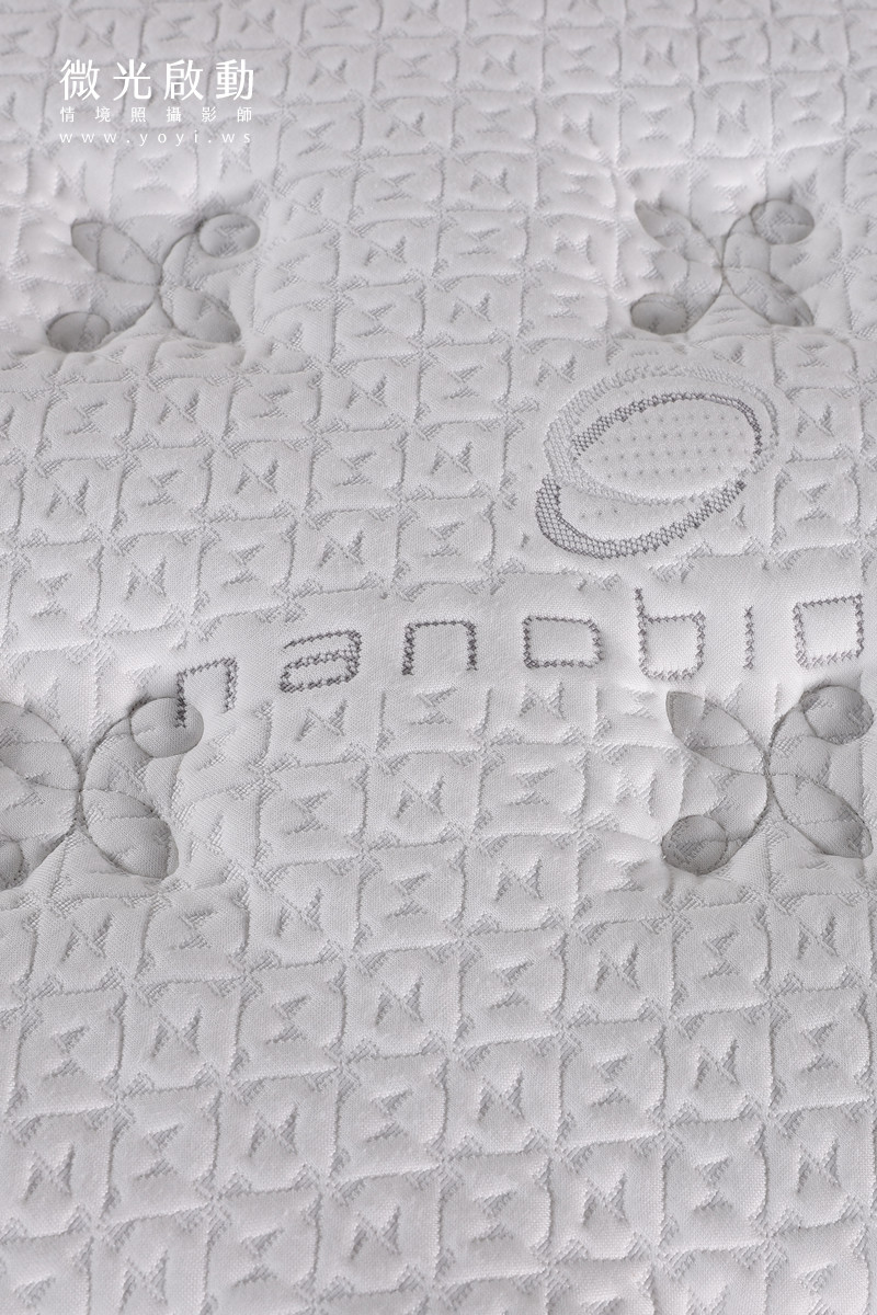 家具商品攝影｜黑色皮革高質感床組與厚實床墊情境攝影｜沙發大師、睡眠王國 21