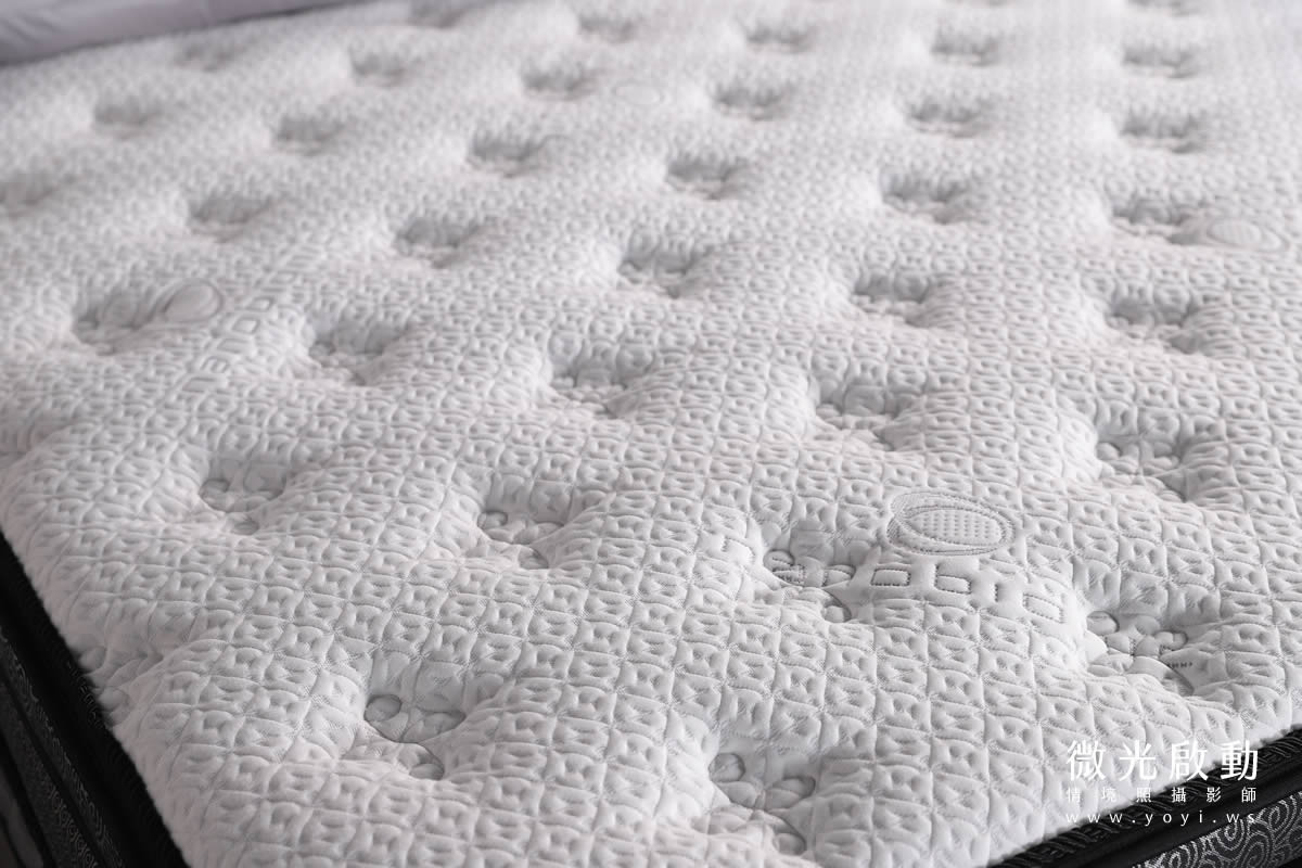 家具商品攝影｜黑色皮革高質感床組與厚實床墊情境攝影｜沙發大師、睡眠王國 61