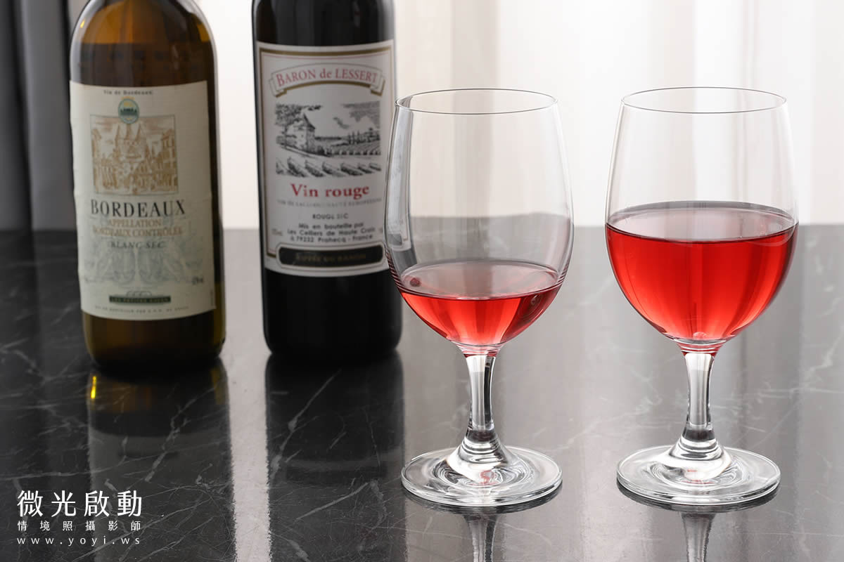 紅酒杯攝影，展現玻璃通透感與紅酒色澤的商業攝影