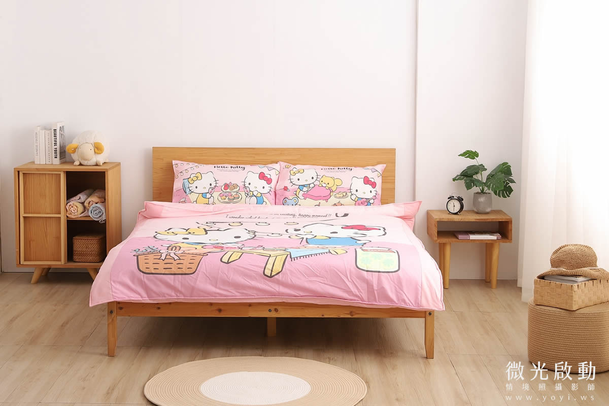 卡通聯名寢具攝影｜Hello Kitty與熊大童趣圖騰床包情境攝影｜ 1