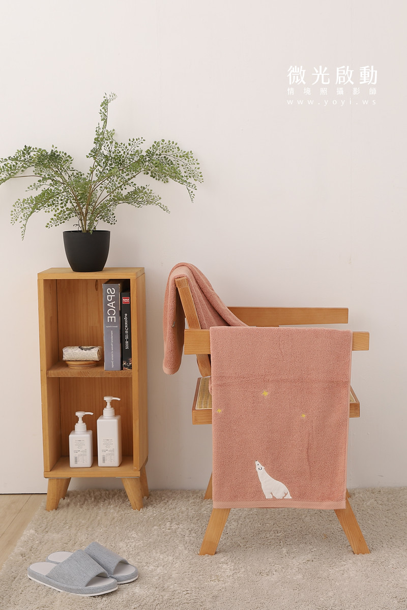 毛巾商品攝影｜親膚質感粉色浴巾模特兒親密互動攝影 33