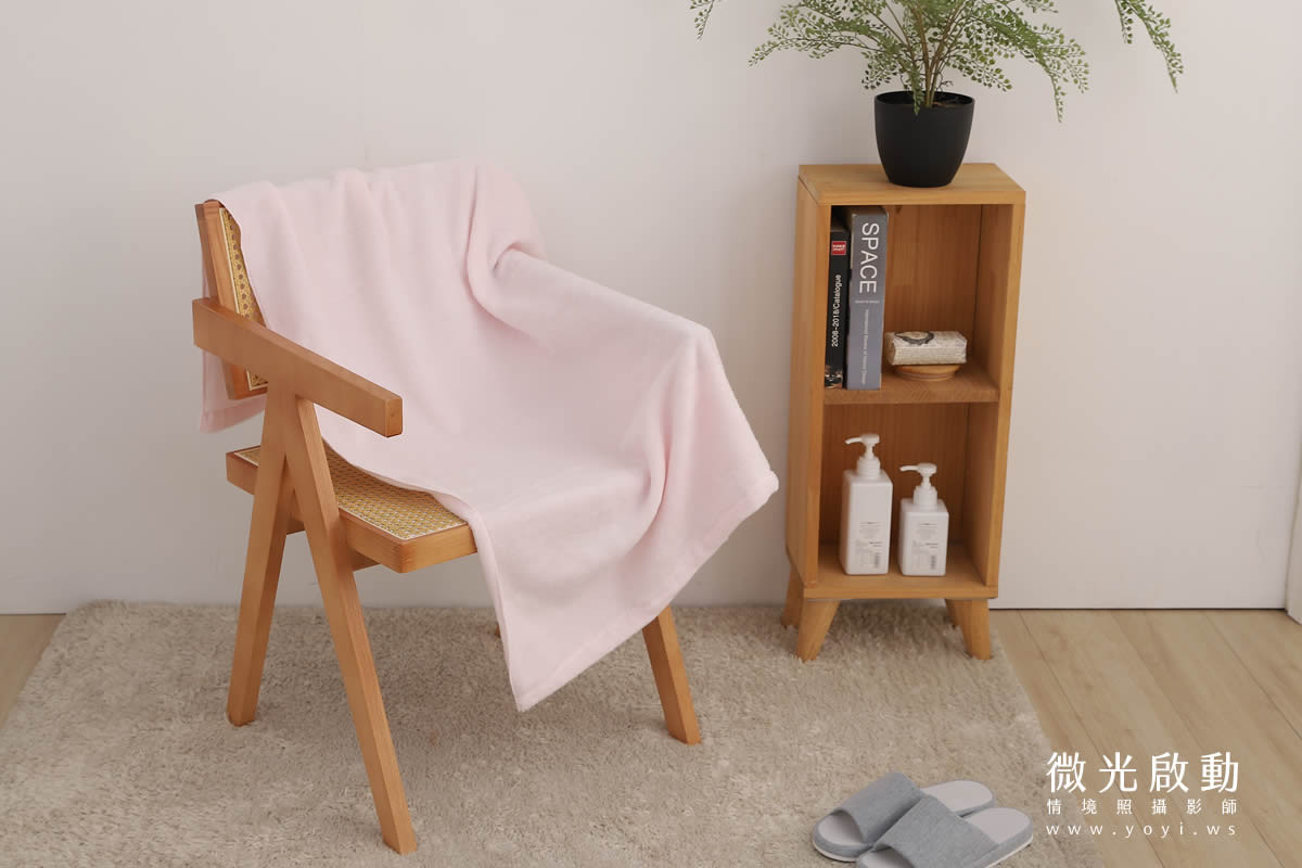 毛巾商品攝影｜親膚質感粉色浴巾模特兒親密互動攝影 83