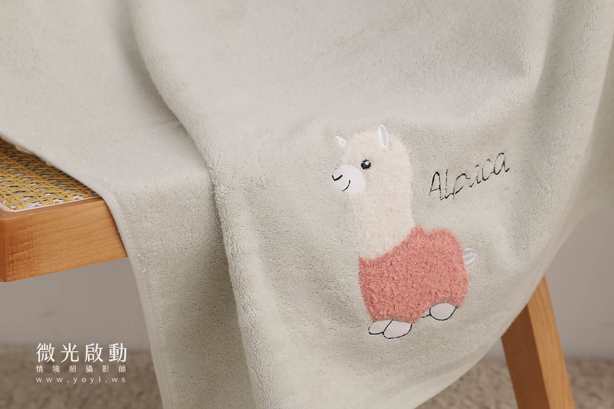 毛巾商品攝影｜親膚質感粉色浴巾模特兒親密互動攝影 103