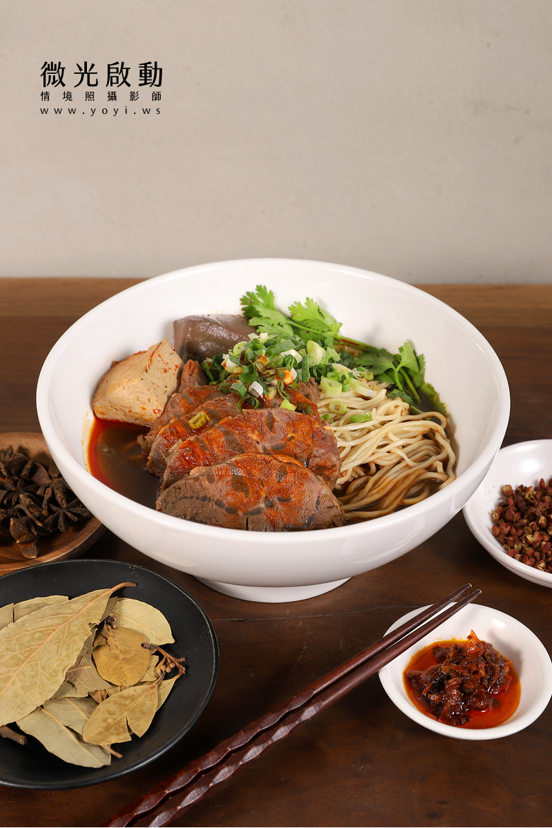 美食商品攝影｜招牌牛肉麵豐富層次美味情境攝影｜握川福 7