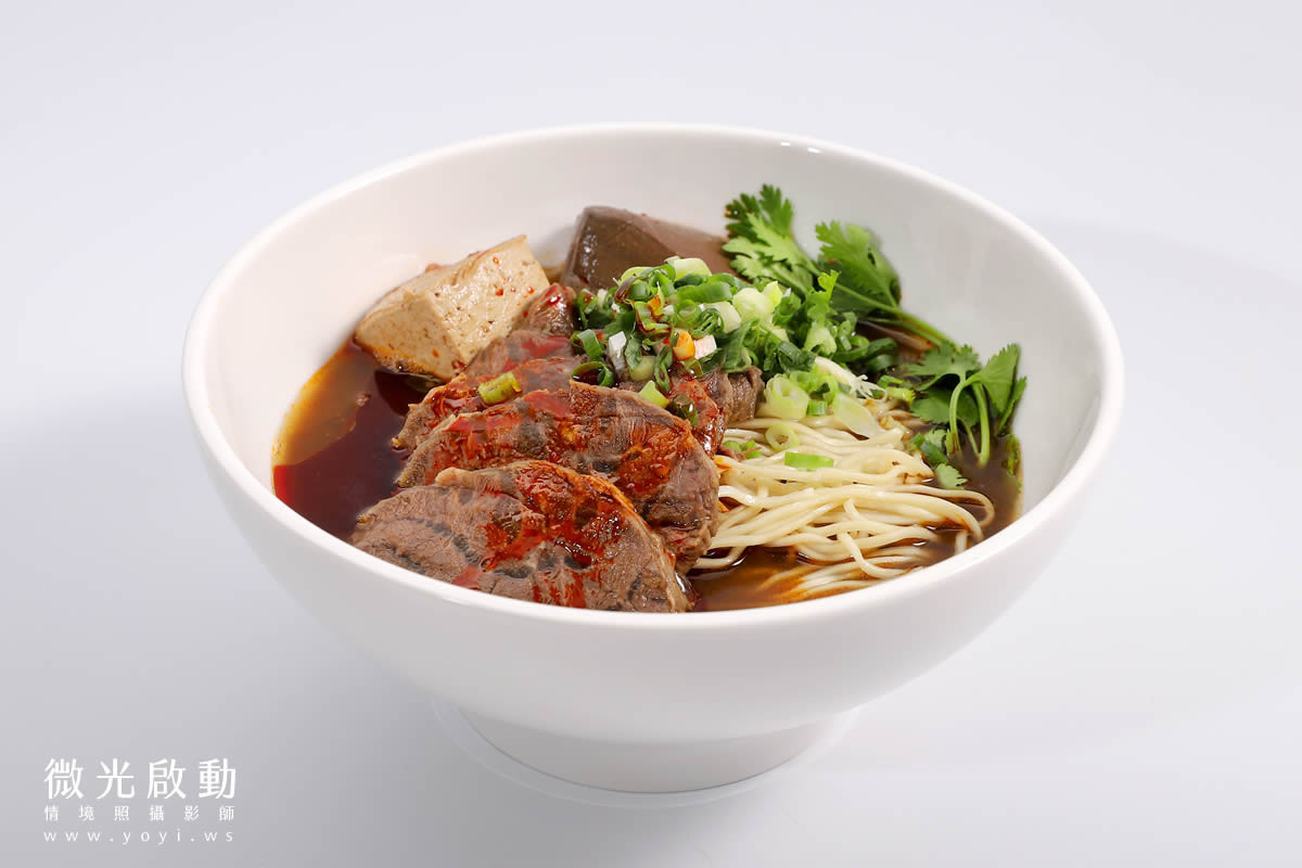 美食商品攝影｜招牌牛肉麵豐富層次美味情境攝影｜握川福 13